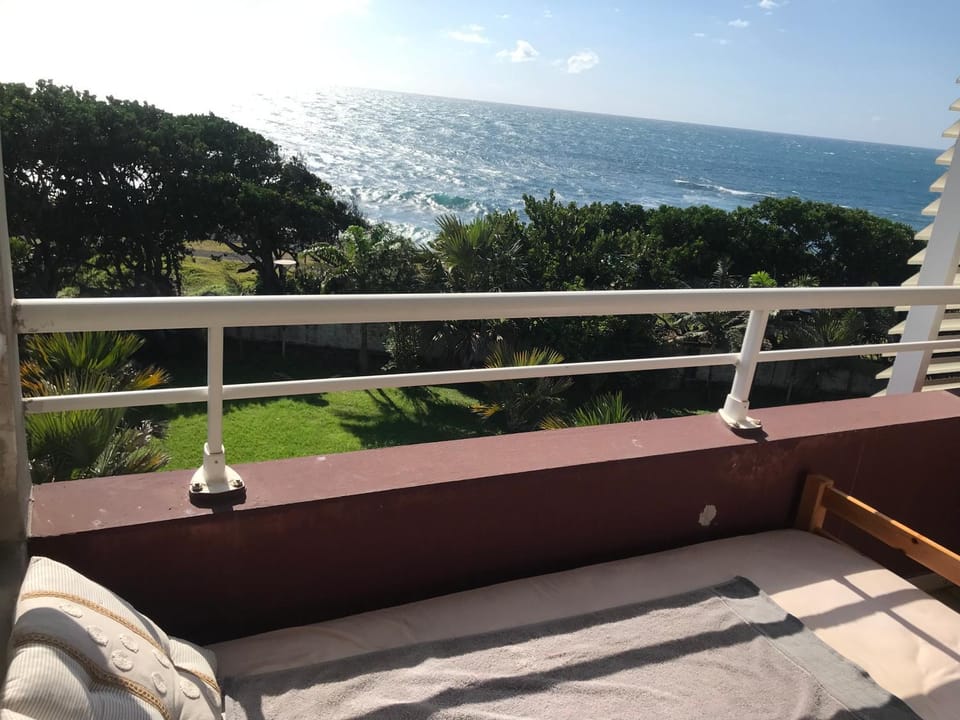 T2 superbe vue Mer / Sauna IR / détente wood zen Apartment in Réunion