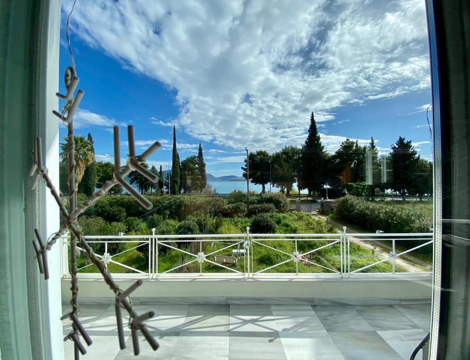 A beautiful maisonette next to the sea with a dreaming view! Villa in Peloponnese, Western Greece and the Ionian