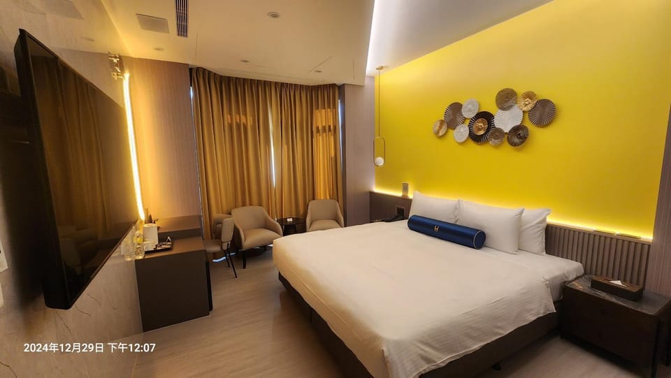 Bed, Photo of the whole room