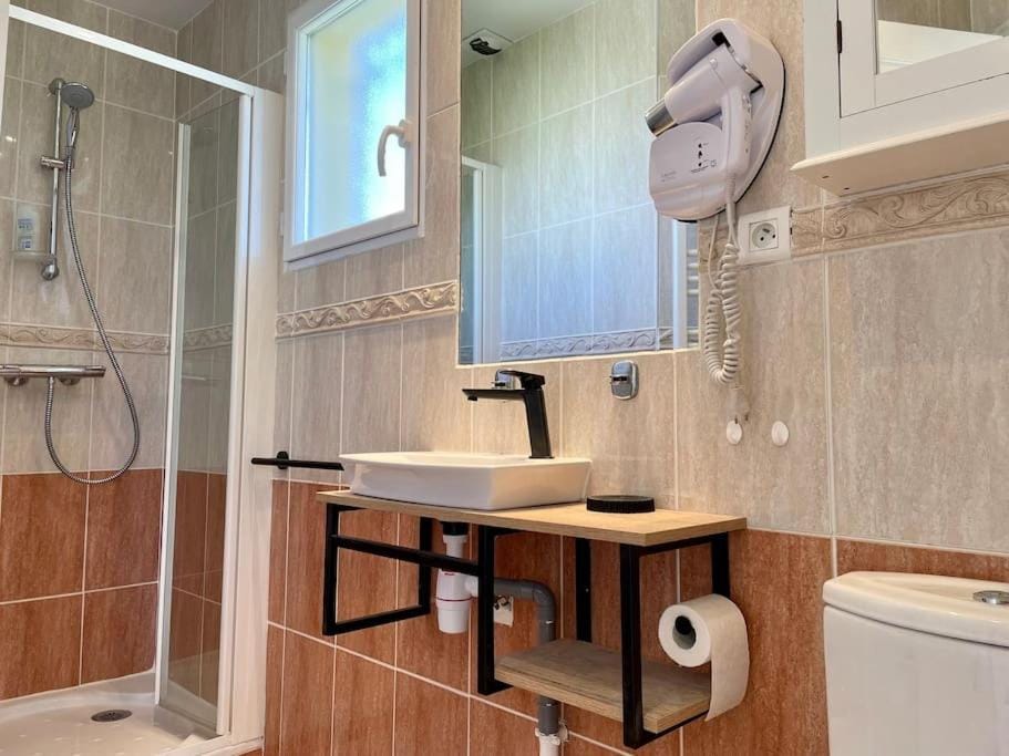 Shower, Bathroom