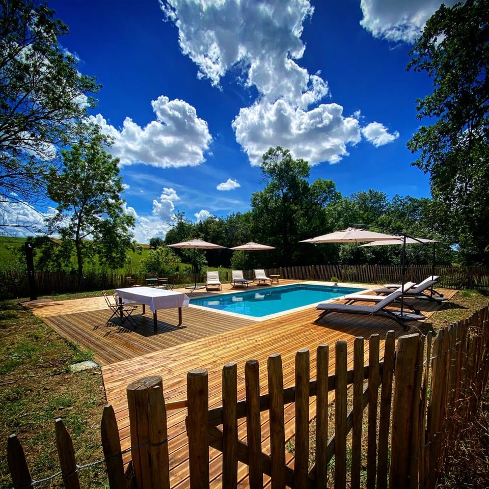 Day, Natural landscape, Pool view, Swimming pool, sunbed