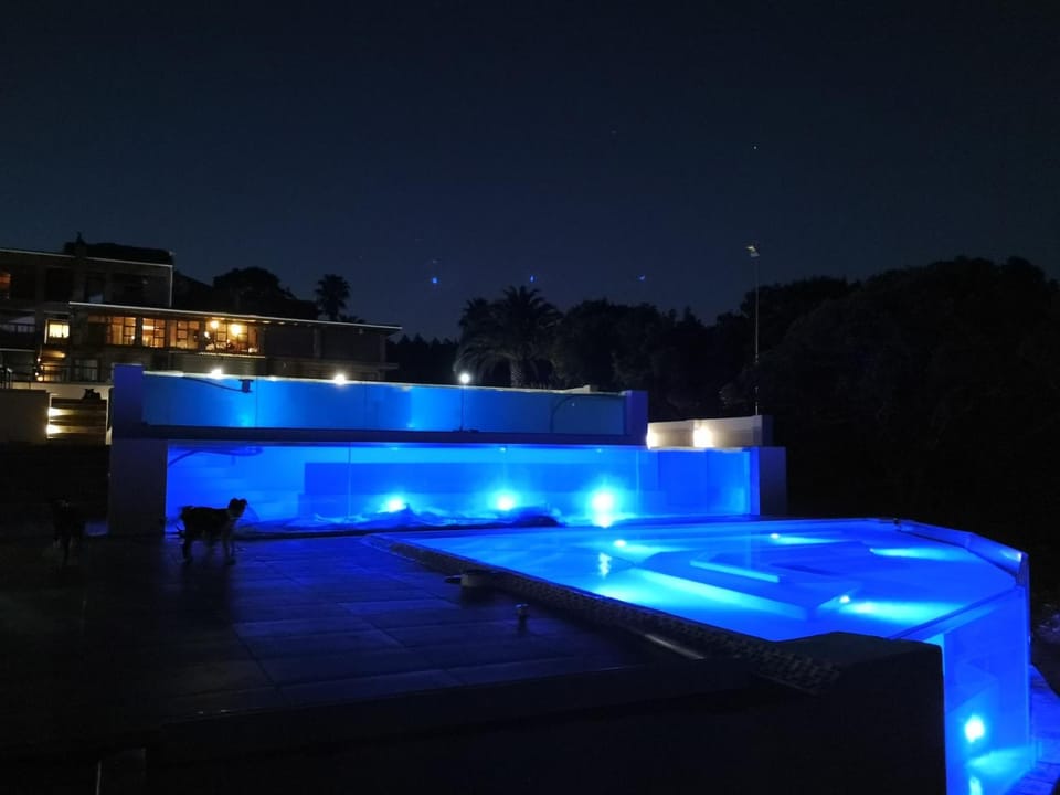 Night, Pool view