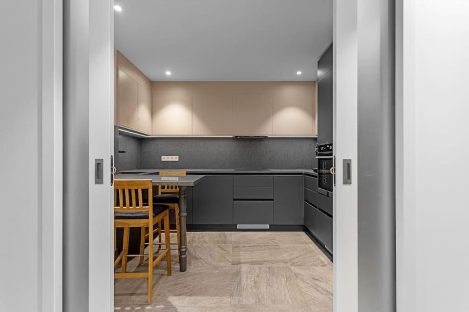 Kitchen or kitchenette