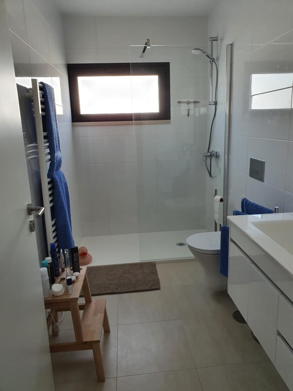 Shower, Toilet, Bathroom, towels