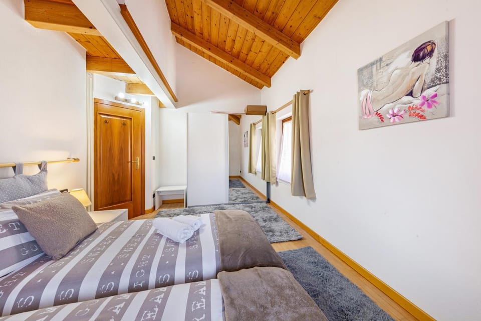 Property building, Living room, Bedroom