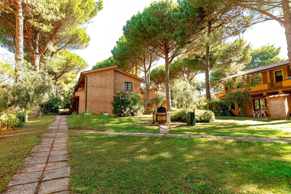 Property building, Garden