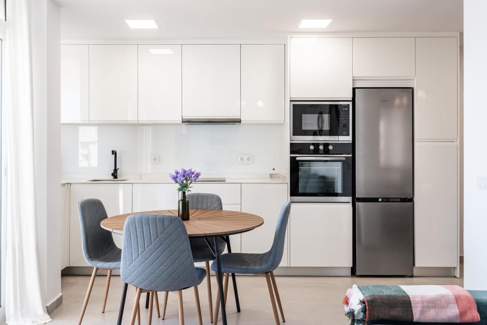 Dining area, minibar, pet friendly, stove