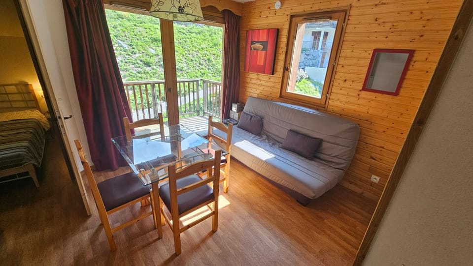 Orelle 3 Vallées - 2 pièces 5/6 personnes Apartment in Auvergne-Rhône-Alpes