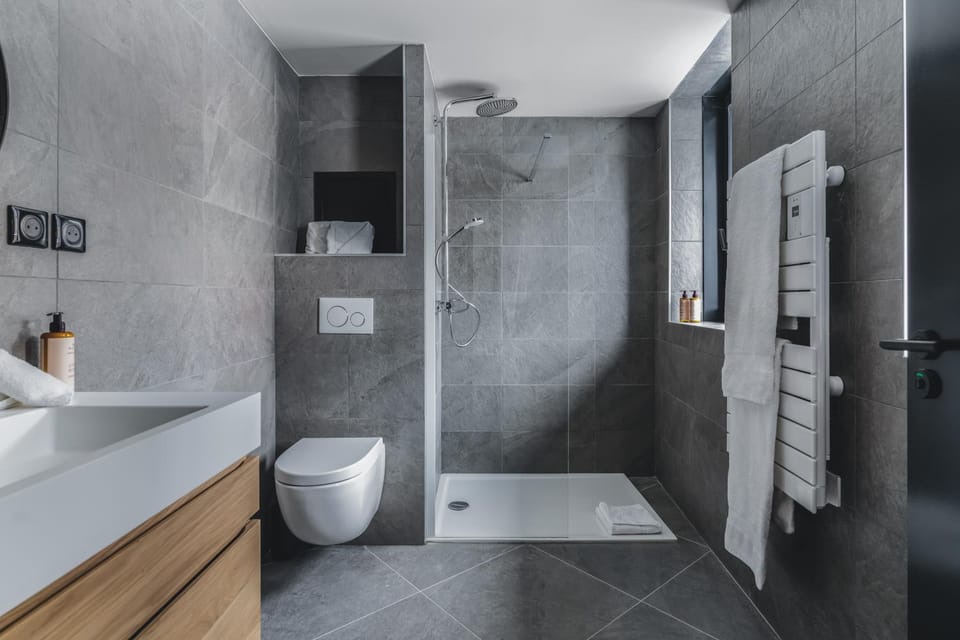 Shower, Toilet, Bathroom