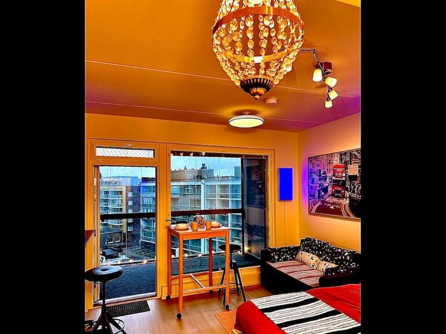 Living room, Photo of the whole room