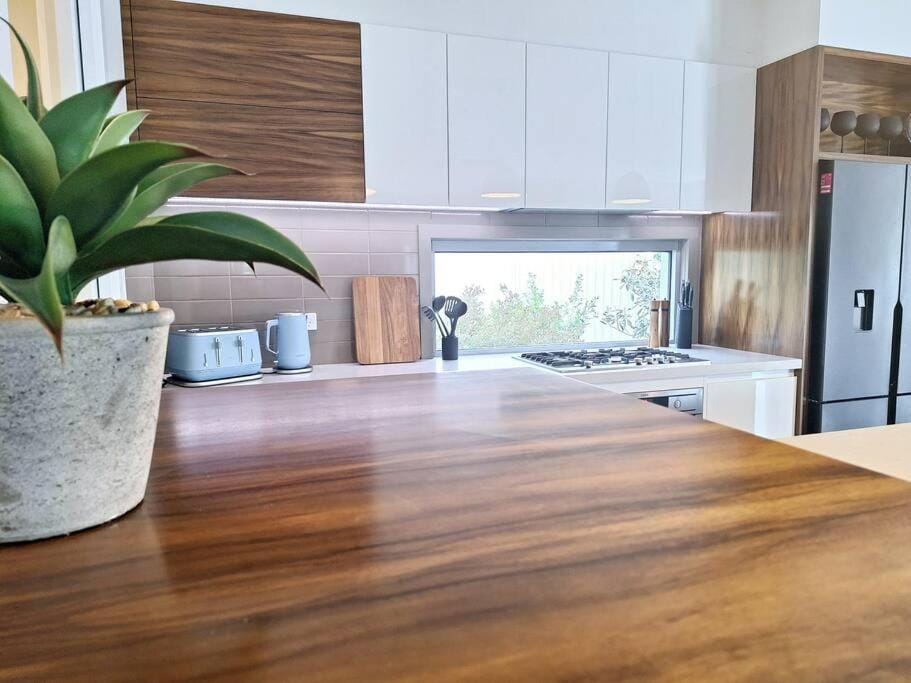 Hildeton Pool House House in Shepparton