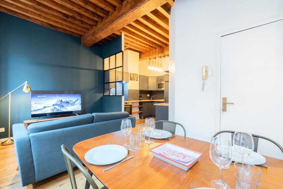 Old Lille apartment with cachet parking Apartment in Lille