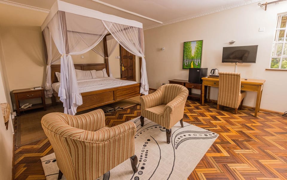 Communal lounge/ TV room, Bed, Living room, Photo of the whole room, Seating area, Evening entertainment, Bedroom, hair dresser