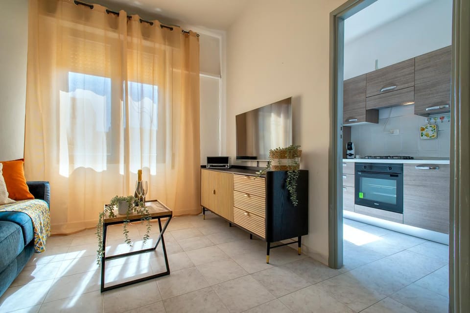 Kitchen or kitchenette, Living room, Seating area, minibar, pet friendly, stove