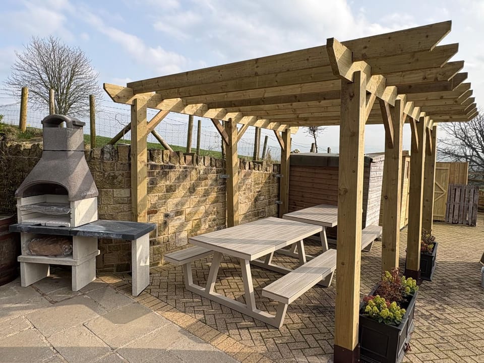 BBQ facilities, Dining area
