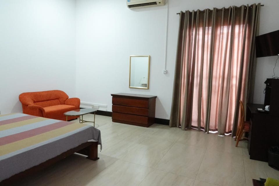 Palm Grove Bed and Breakfast in Colombo