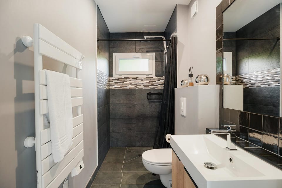 Bathroom, Living room