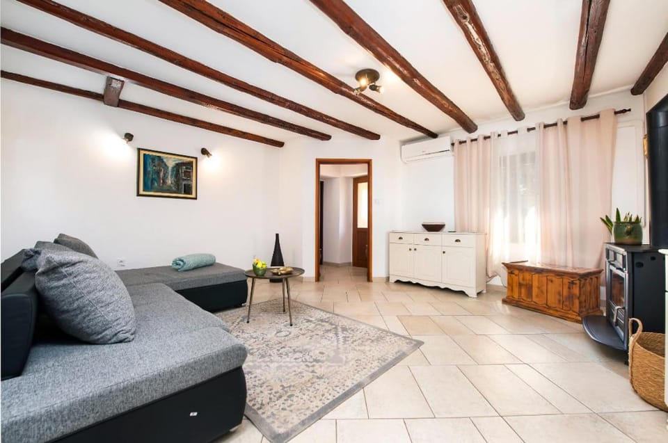 Apartment Pino Apartment in Istria County
