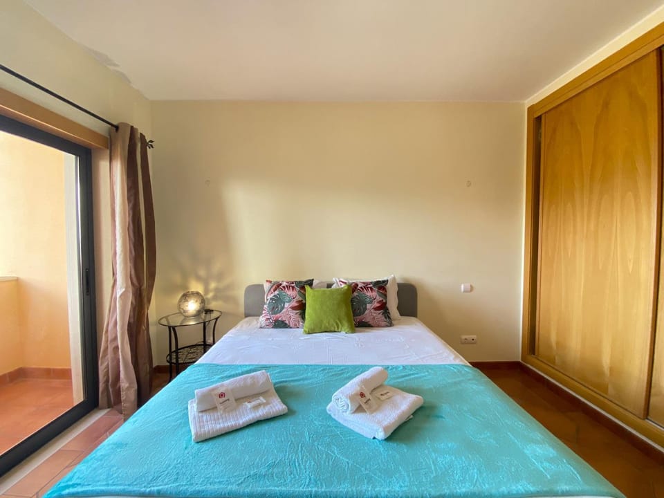 Albufeira Sunny Style With Pool by Homing Apartment in Olhos de Água