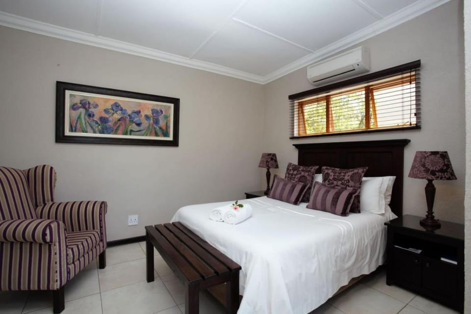Shower, Toilet, Patio, TV and multimedia, Coffee/tea facilities, Bedroom, Breakfast, heating, safe, air conditioner