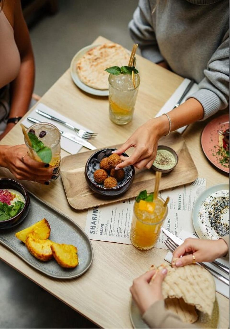 Restaurant/places to eat, Off site, Neighbourhood