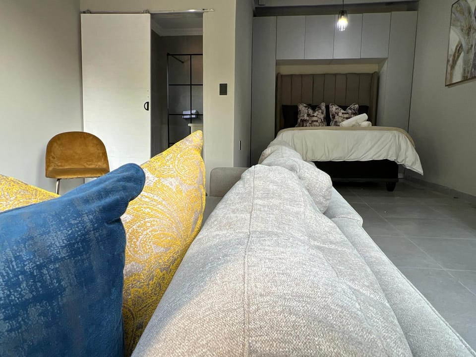 Cosy Nest 5 min to Sandton City 16 Apartment in Sandton