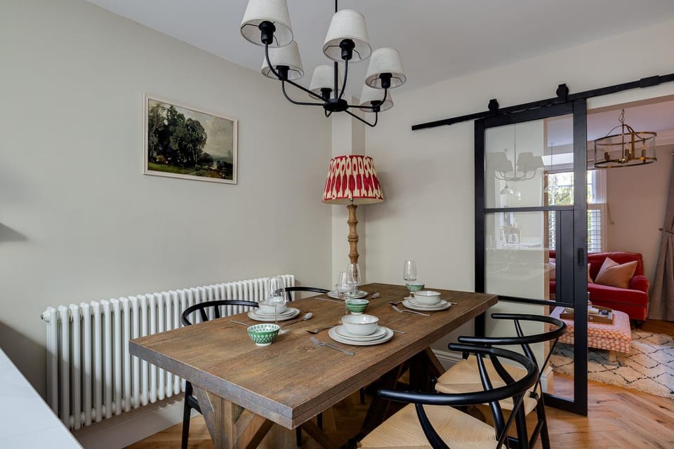 Seating area, Dining area