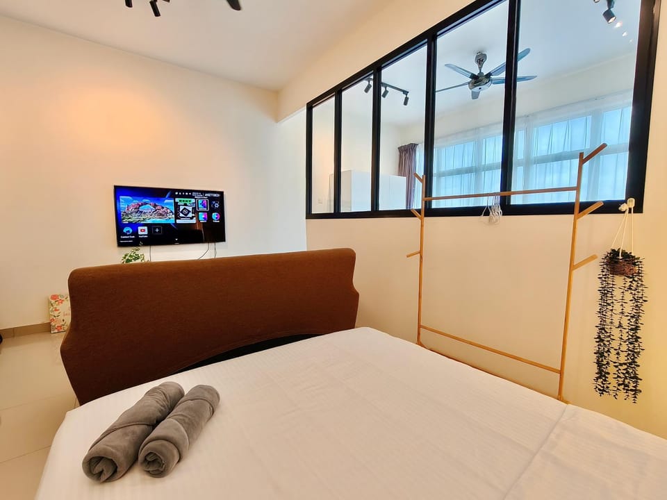 Mount Austin Palazio High Floor studio 2-4pax with TV box 5mins AEON C217 Apartment in Johor Bahru