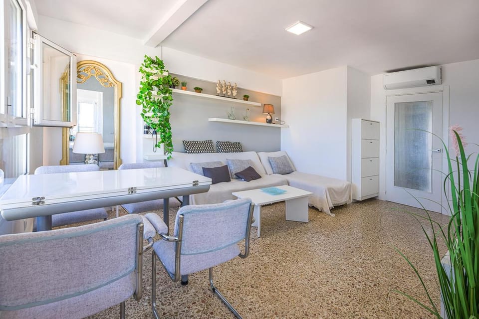 Living room, air conditioner