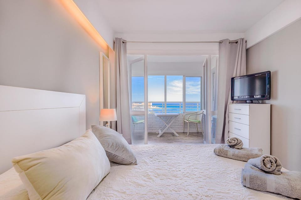 Bed, TV and multimedia, Bedroom, Sea view