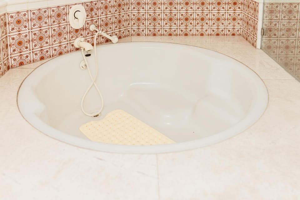 Bathroom, Bath