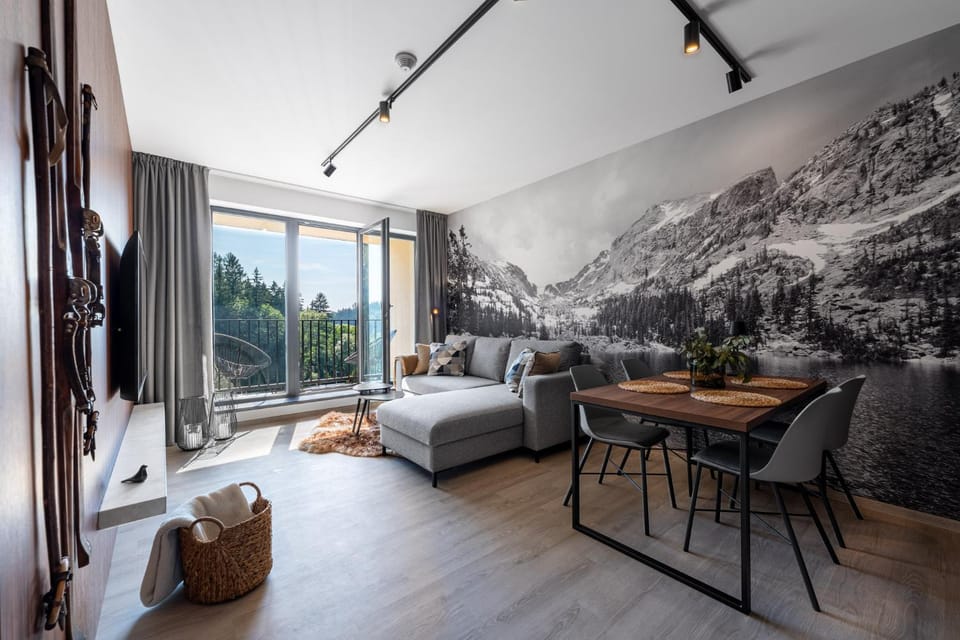 Living room, Mountain view