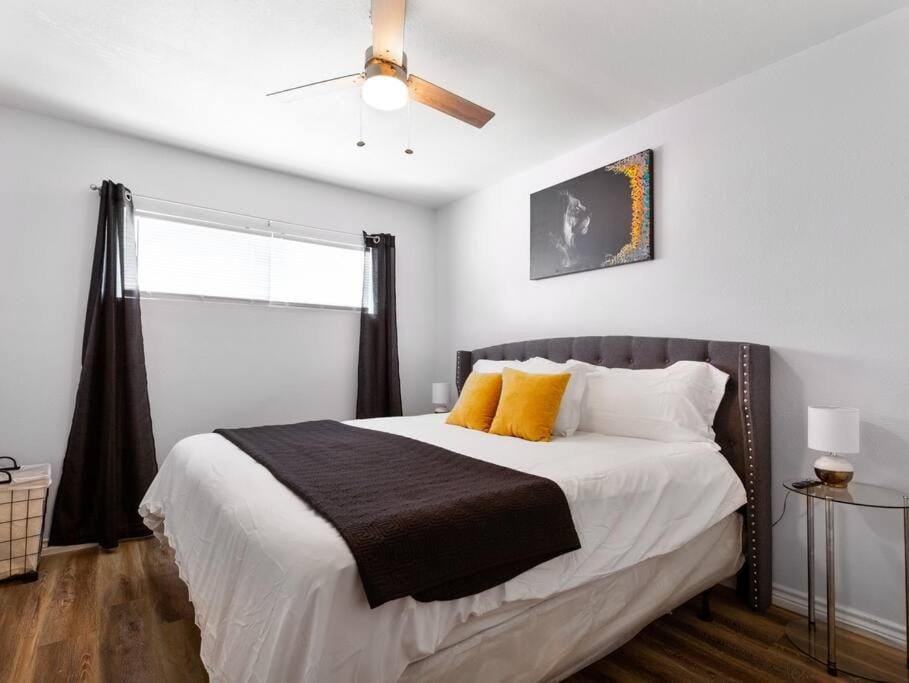 Bed, Bedroom