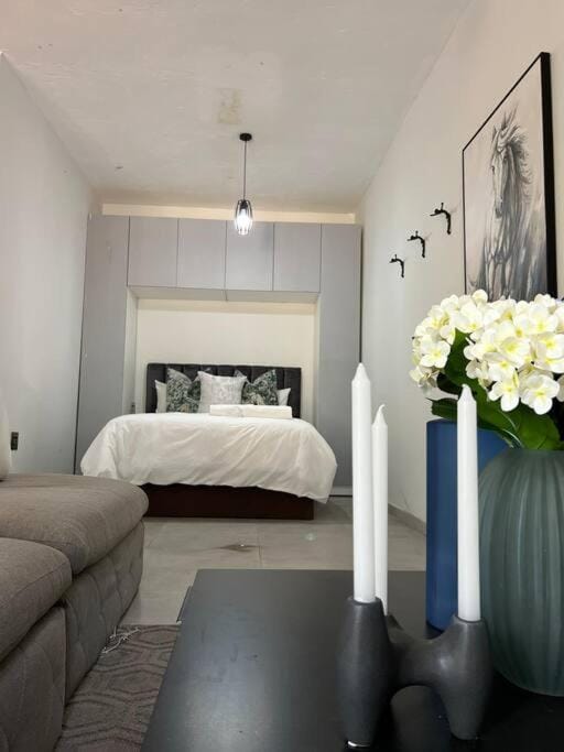 Cosy apt 5min to Sandton City 8 Apartment in Sandton