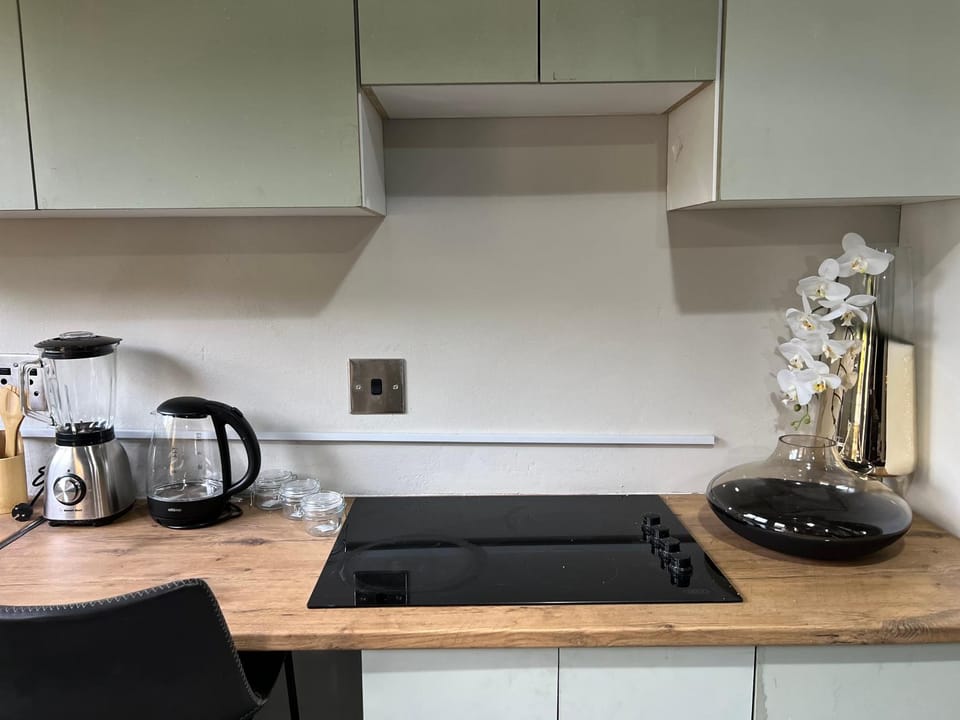 Luxury apt walk to Melrose Arch 10 Apartment in Sandton