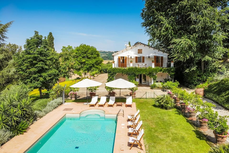 Property building, Garden, Garden view, Pool view, Swimming pool