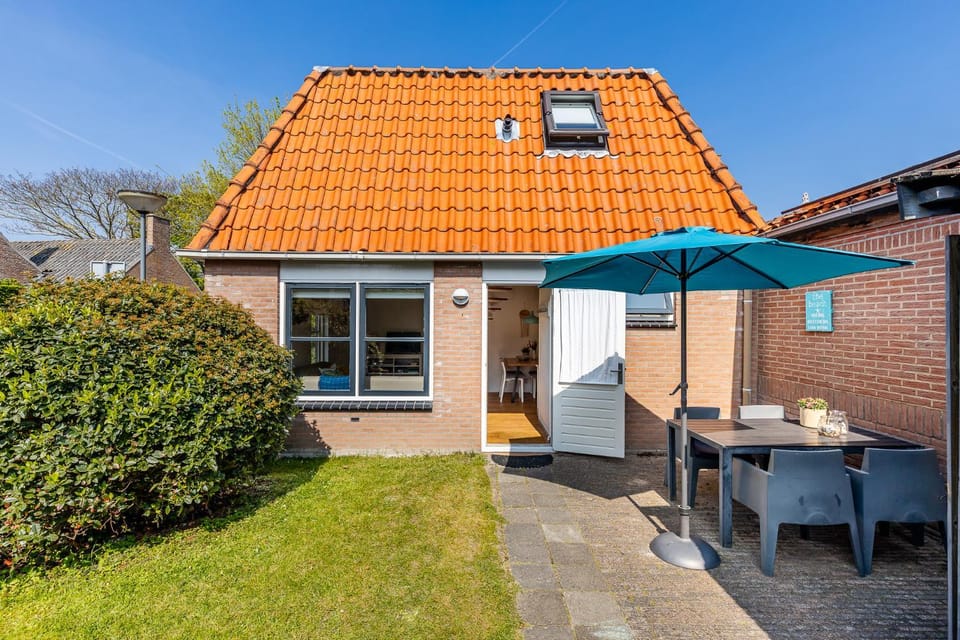 Daisy-Rose aan de Jan Tooropstraat House in Domburg
