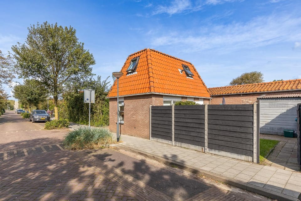 Property building, Day, Neighbourhood, Street view