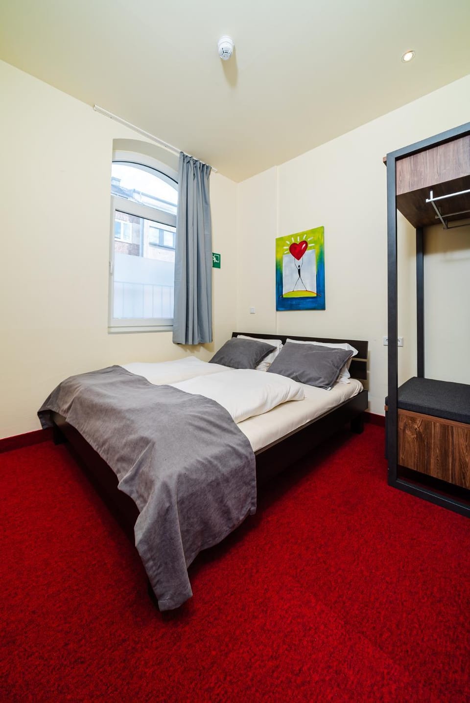 Bed, Photo of the whole room
