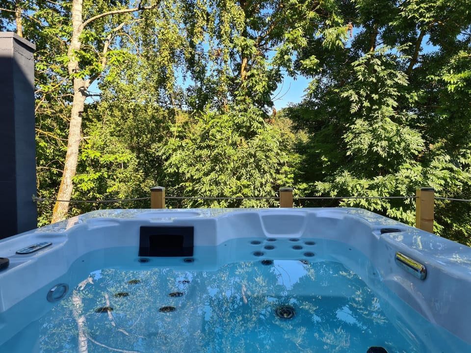Hot Tub, Pool view, Swimming pool