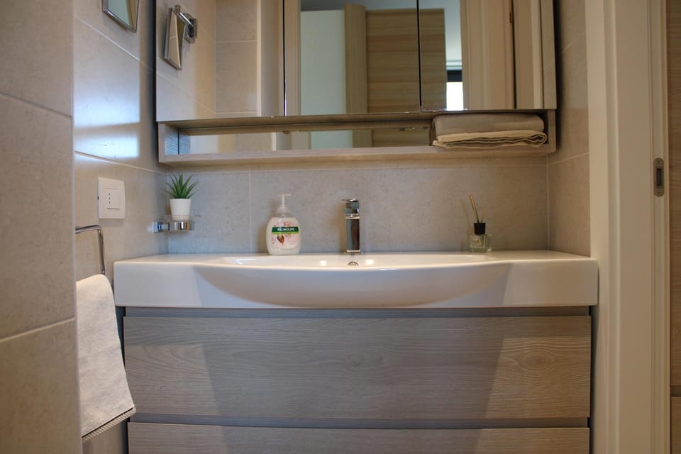 Bathroom, Living room