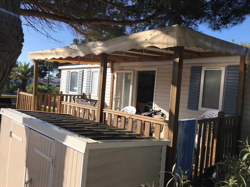 Mobil Home Tous confort a Canet Plage Campground/ 
RV Resort in Canet-en-Roussillon