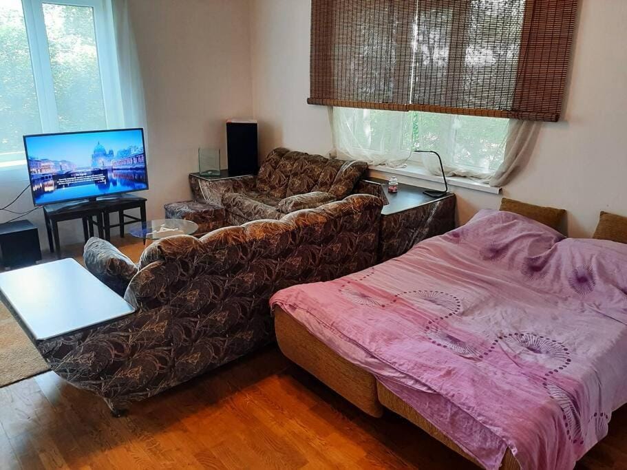Communal lounge/ TV room, TV and multimedia, Living room, Bedroom
