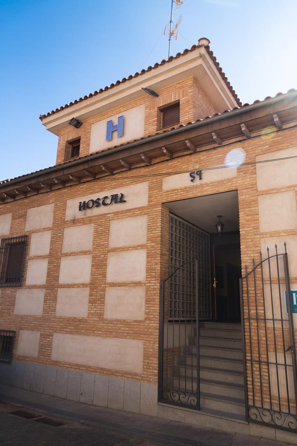 Facade/entrance