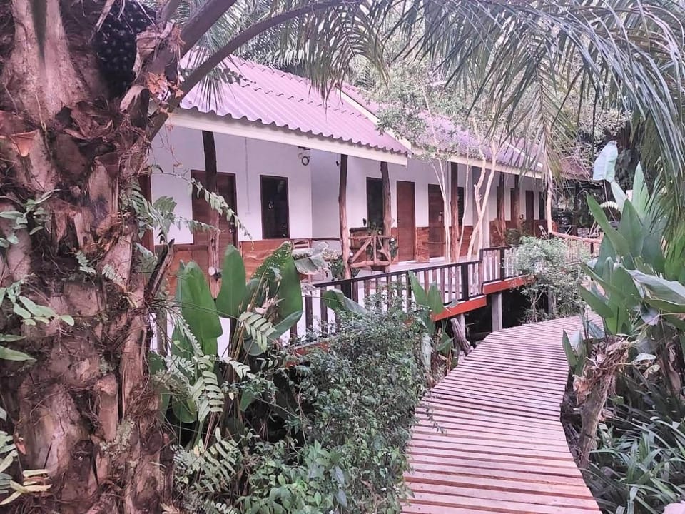 สบายคันทรีรีสอร์ท ปากเมงSa-buy country resort Pak Meng Country House in Krabi Changwat