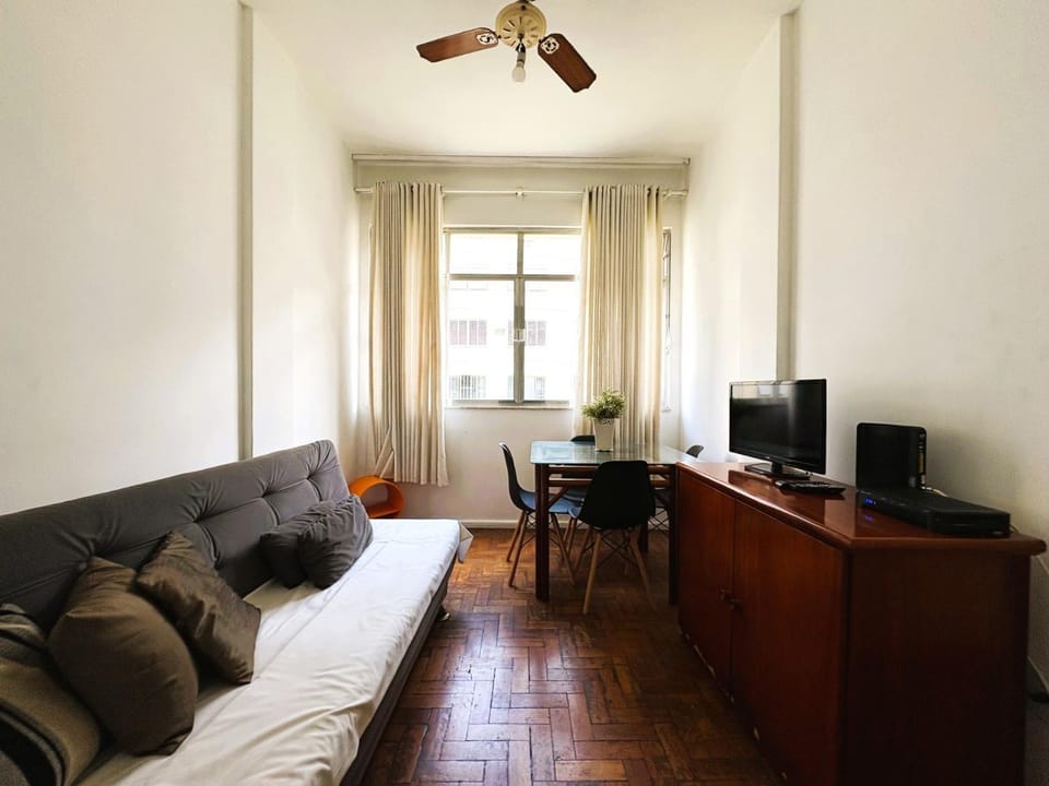 Apartamento Confortável em Rua Nobre de Copacabana Apartment in Rio de Janeiro