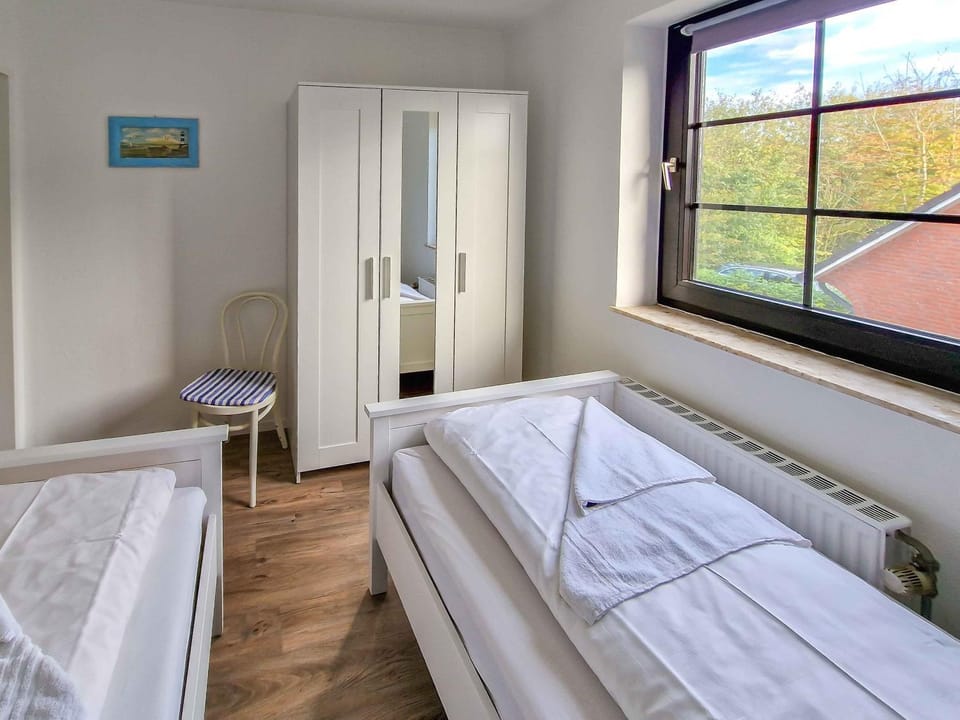 Bed, Bedroom, wardrobe