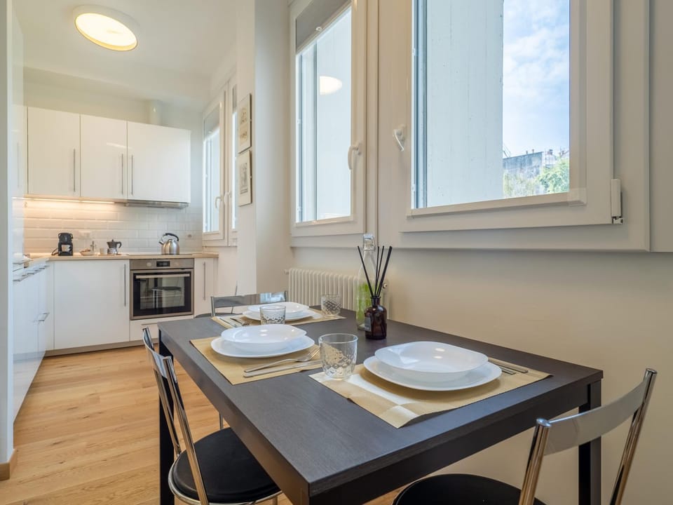 Kitchen or kitchenette, Dining area, dishwasher, pet friendly, stove