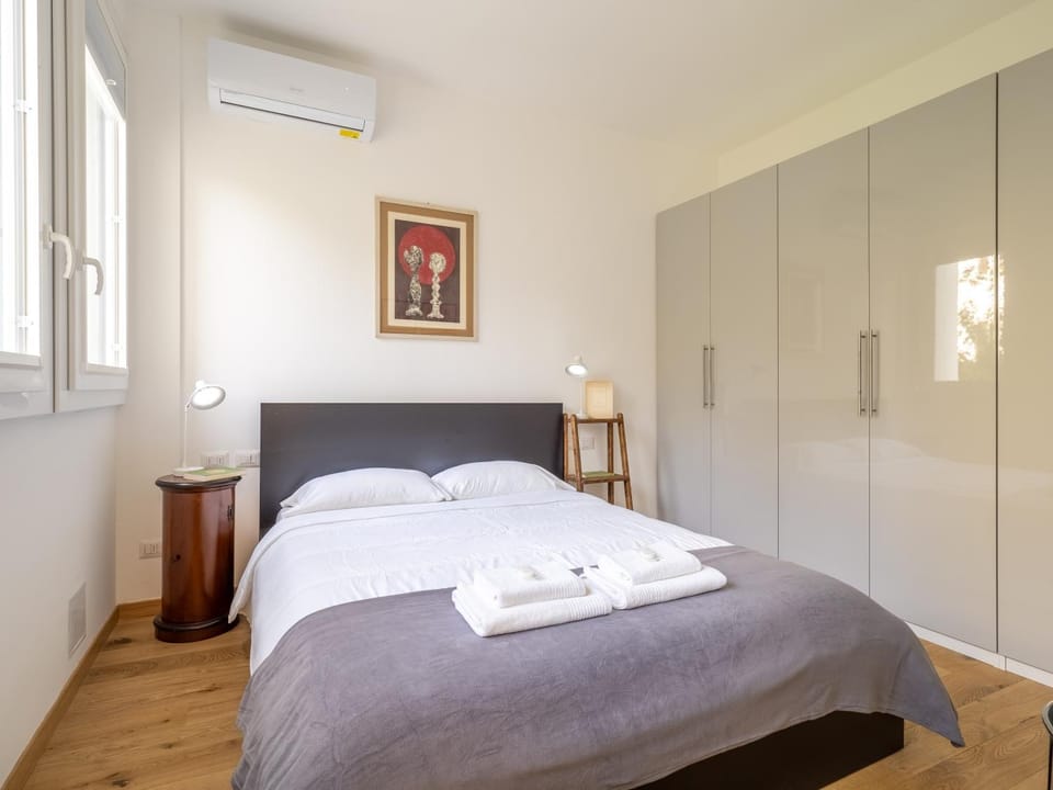 Bed, Photo of the whole room, Bedroom, towels, wardrobe, air conditioner