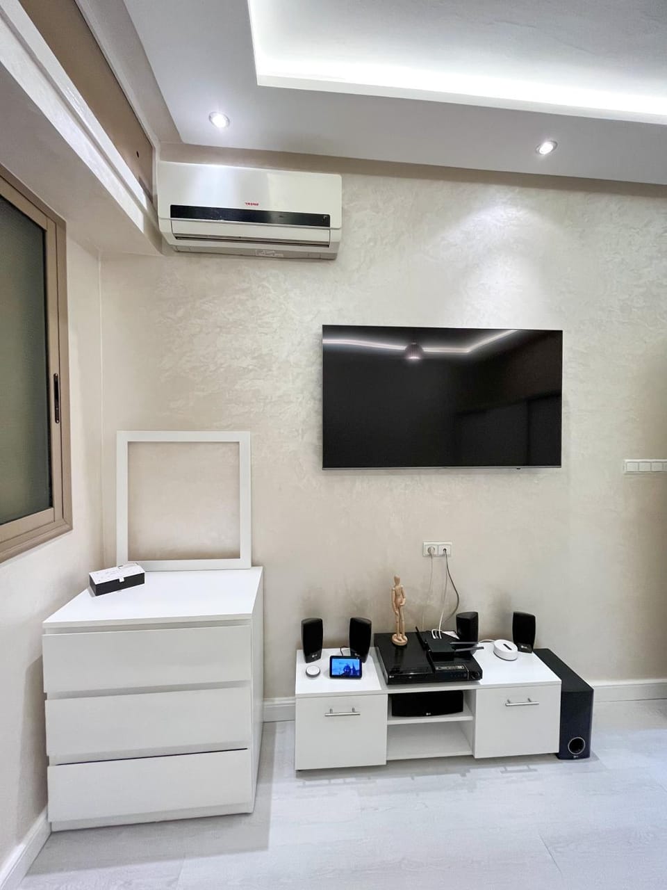 TV and multimedia, air conditioner